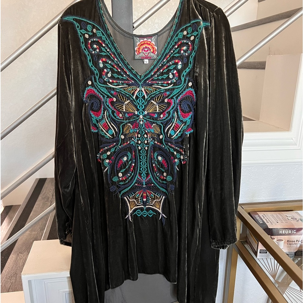 Johnny Was Velvet embroidered tunic sz L